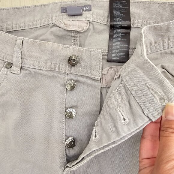 Men's H&M Straight Legged Jeans, Color Taupe/Grey, Size 31 - Picture 5 of 14